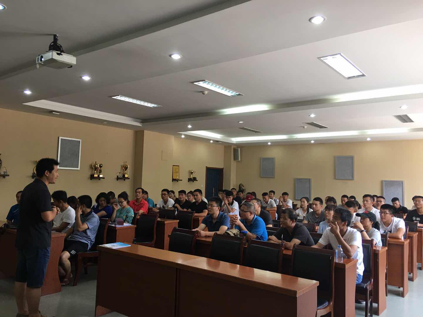 833体育超级联赛图片