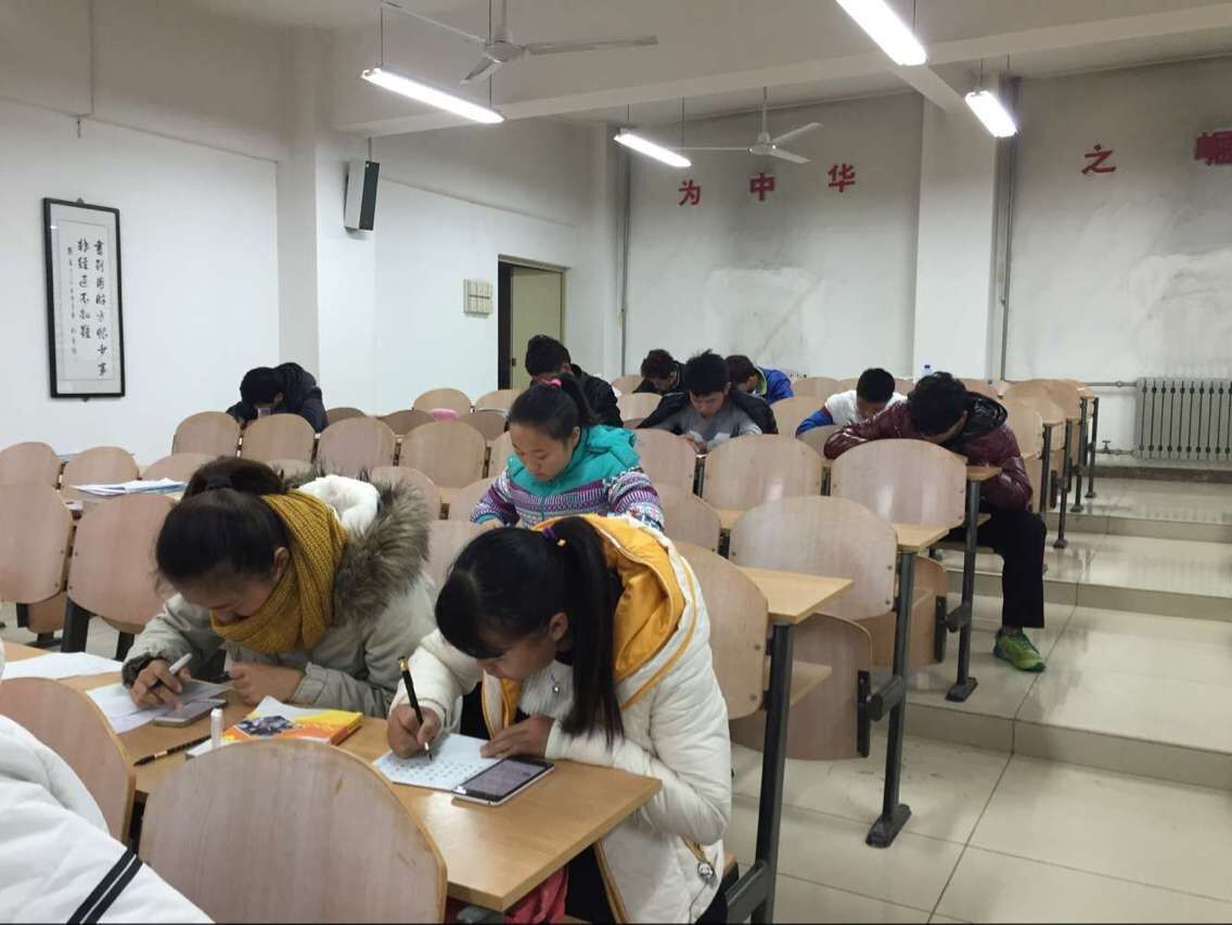 833体育超级联赛图片
